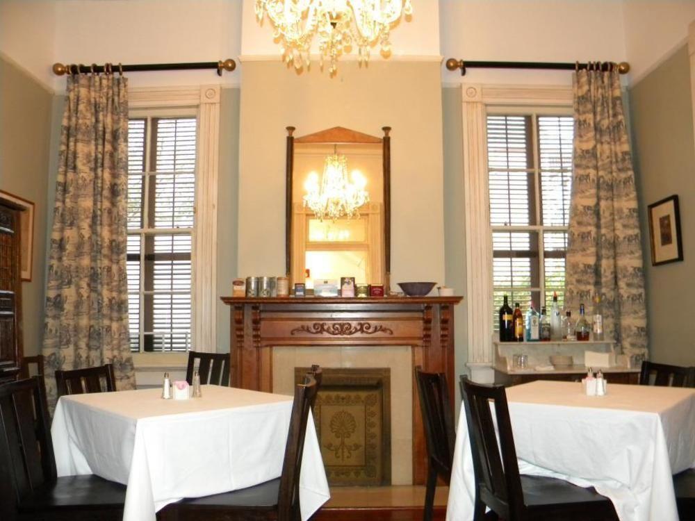 Maison De Macarty Bed & Breakfast