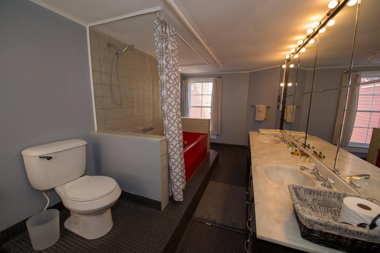 Bed & Breakfast Maison De Macarty 3*