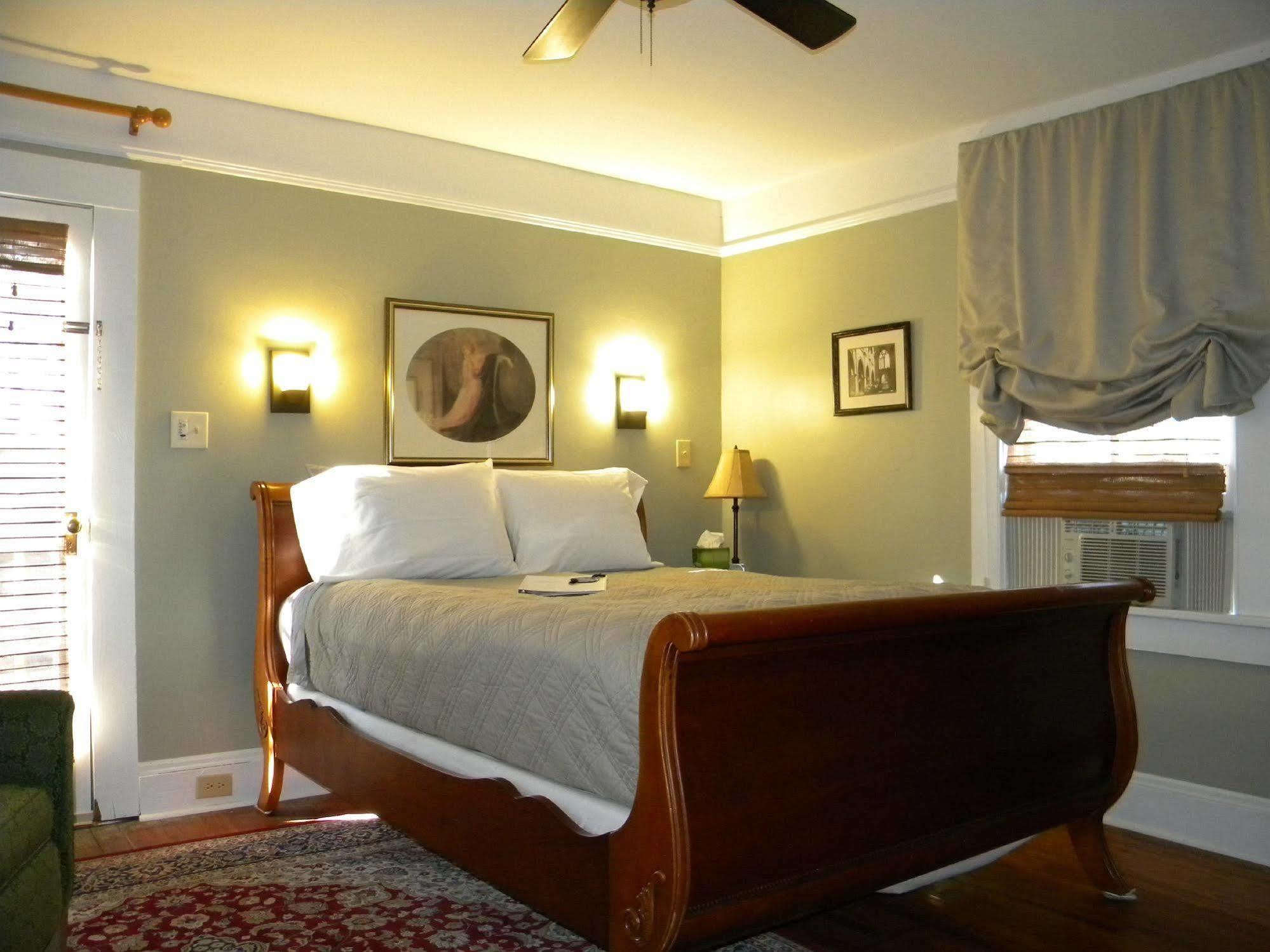 Bed & Breakfast Maison De Macarty