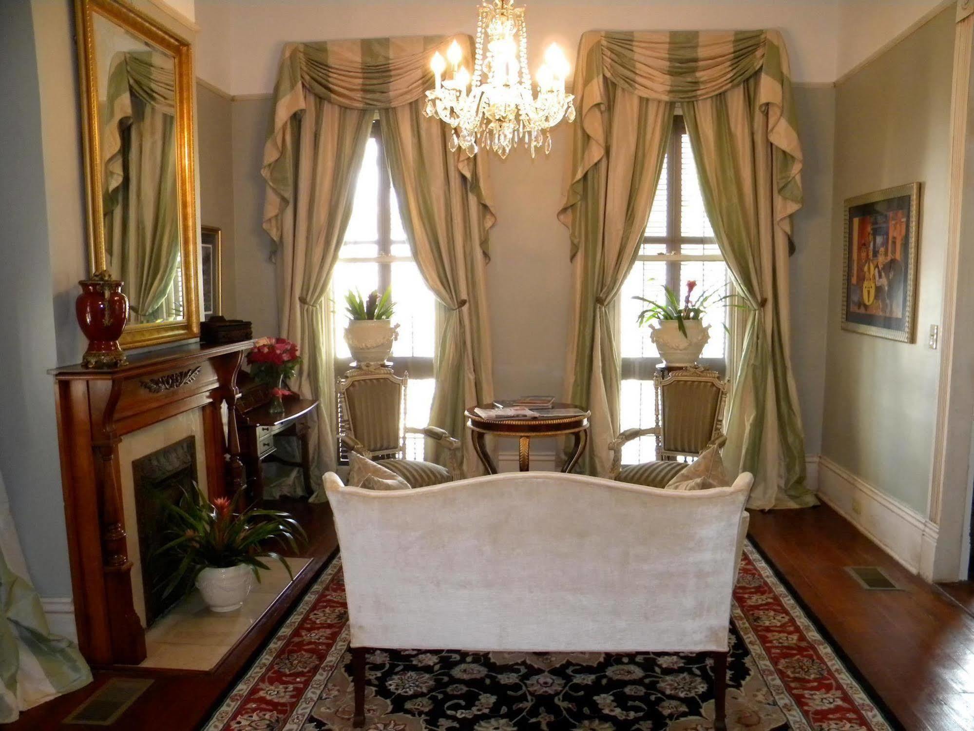 Bed & Breakfast Maison De Macarty